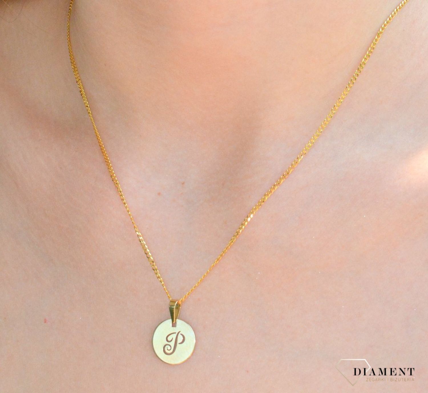 Zawieszka okrągła z wyciętą literką P ZA 4978P.jpg